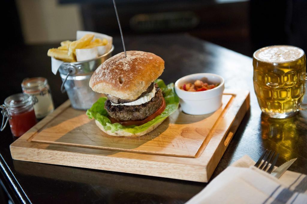 فندق The Hare And Hounds, Levens المظهر الخارجي الصورة
