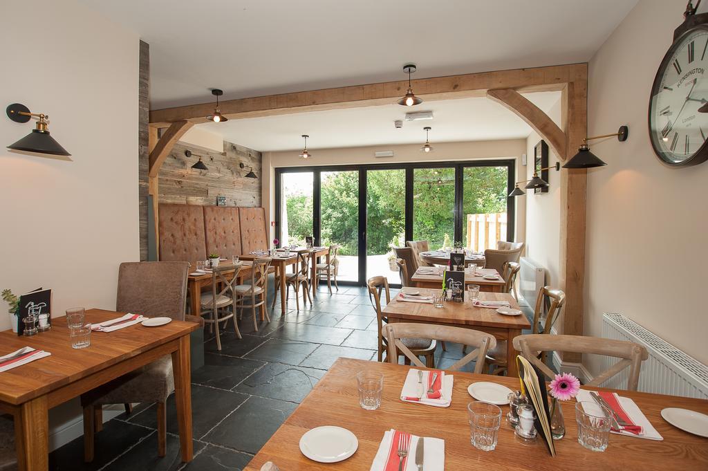فندق The Hare And Hounds, Levens المظهر الخارجي الصورة